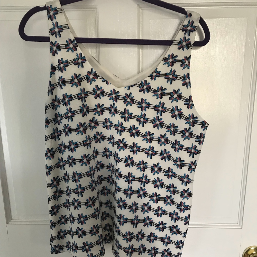 Halogen sleeveless Vneck blouse